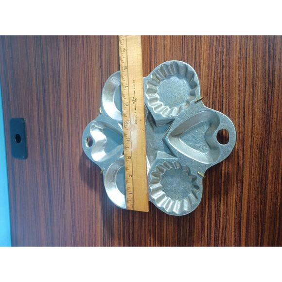Vintage Cast Aluminum Baking Mold 9” X 8” Hanging Star Hearts Circles - Picture 13 of 15